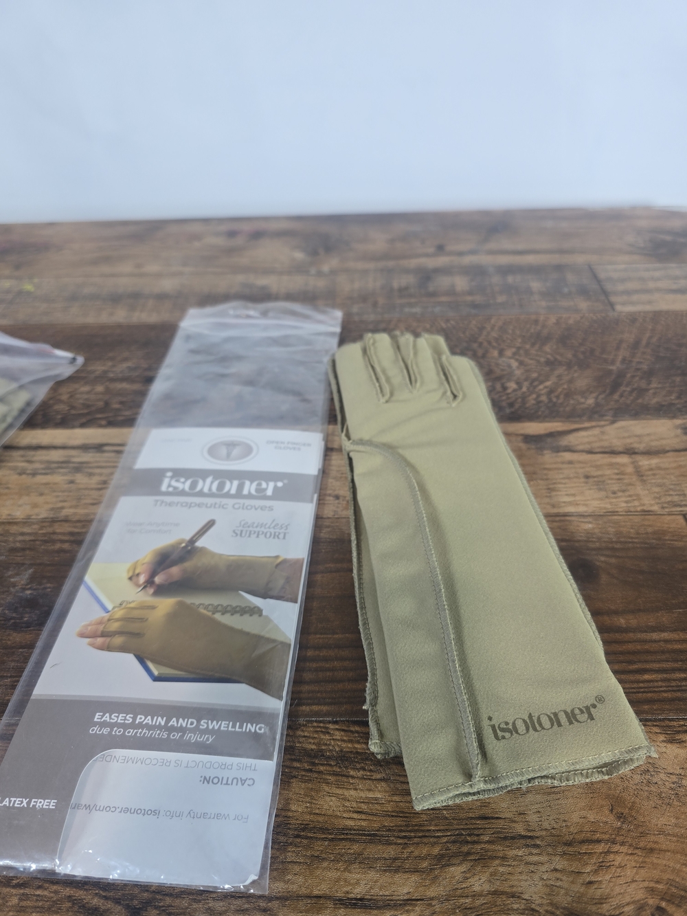 Isotoner Women's Olive Compression Therapy Gloves Fits Size S&M